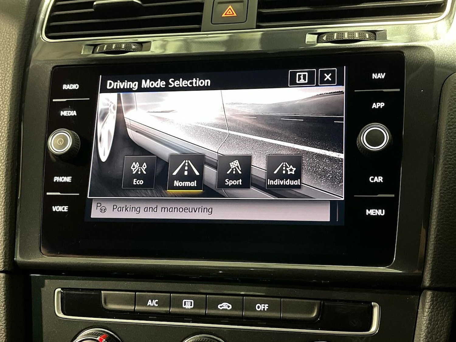 Used Volkswagen Golf 2019 for sale - 77056869: Photo 40