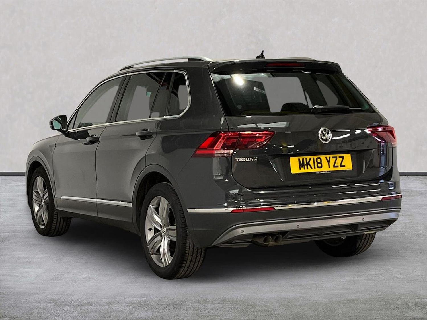 Used Volkswagen Tiguan 2018 for sale - 76969990: Photo 2