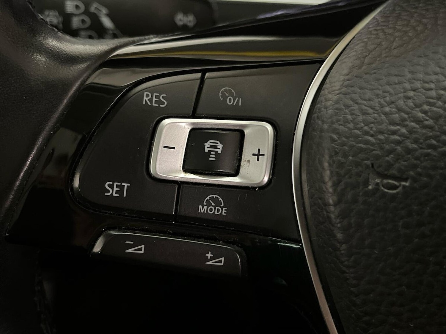 Used Volkswagen Tiguan 2018 for sale - 76969990: Photo 27