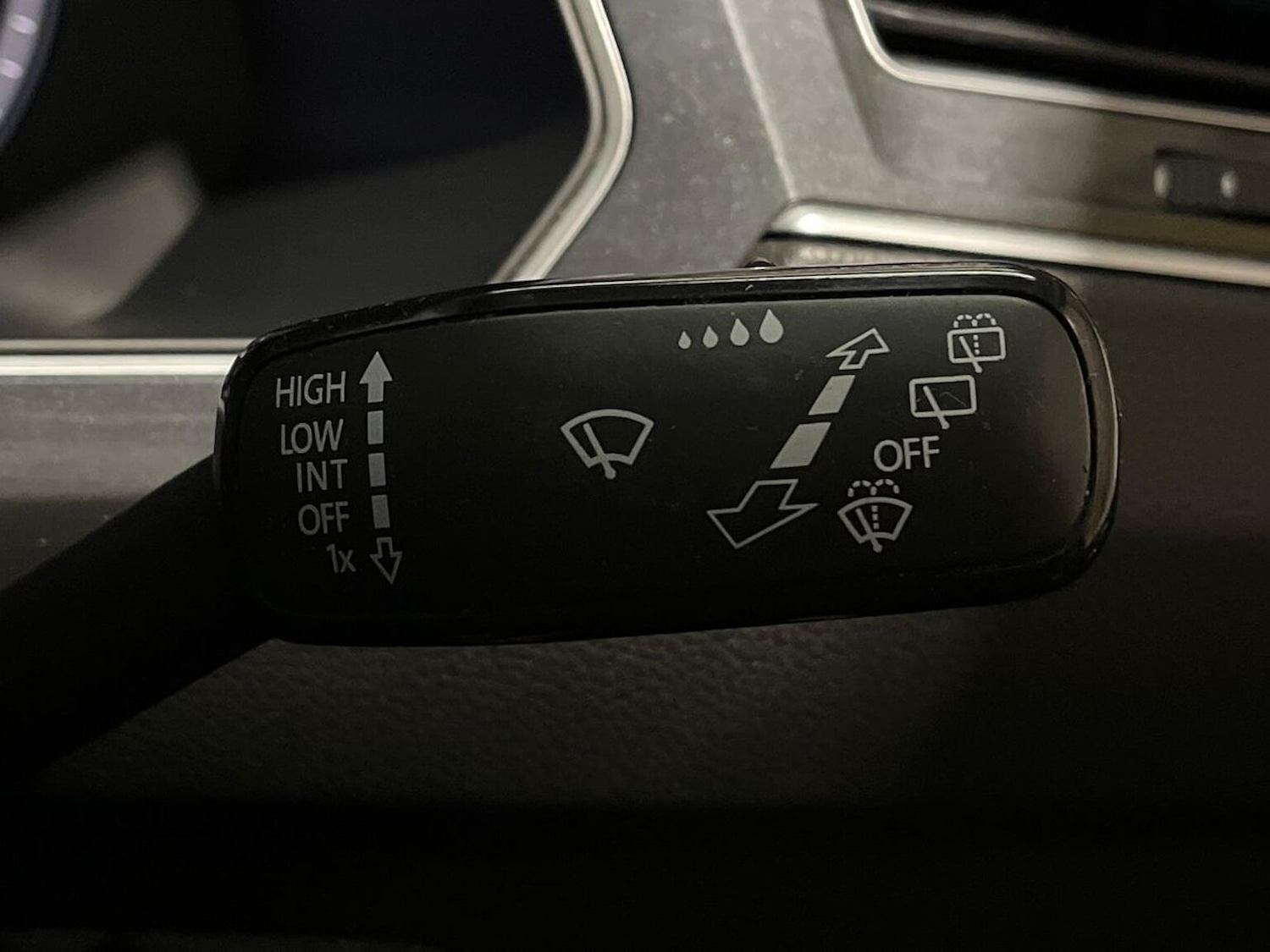 Used Volkswagen Tiguan 2018 for sale - 76969990: Photo 28