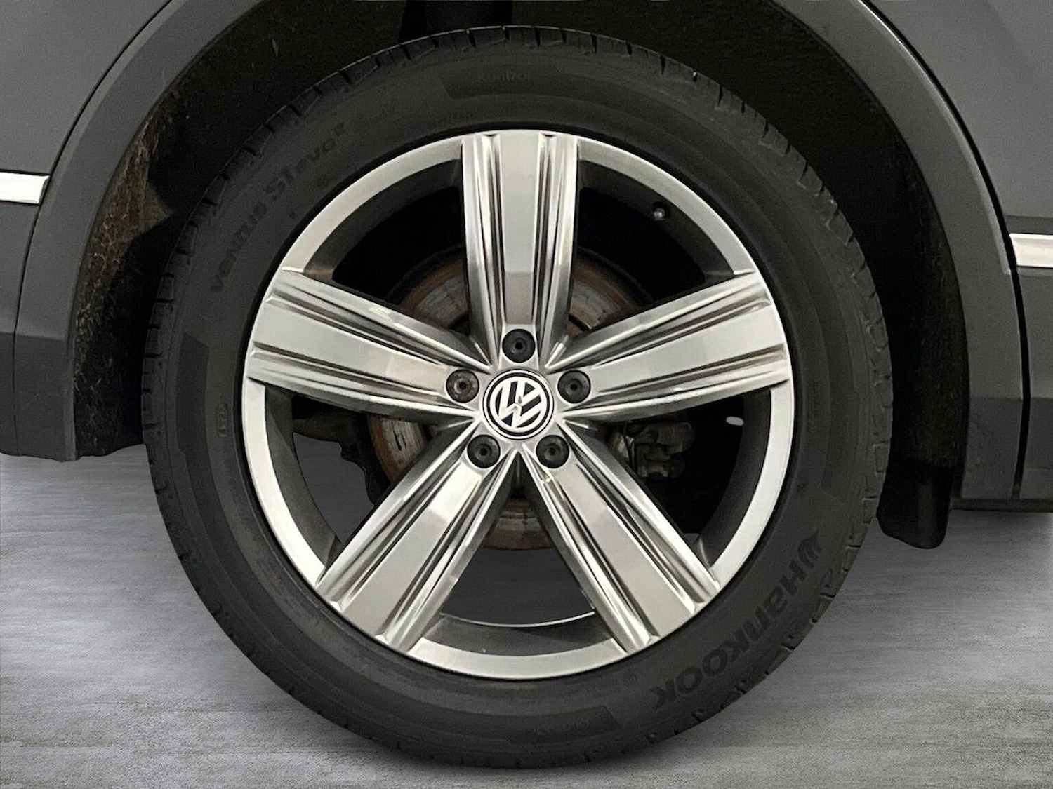 Used Volkswagen Tiguan 2018 for sale - 76969990: Photo 6