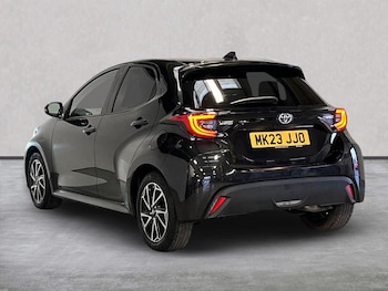 Used Toyota Yaris 2023 for sale - 76293013: Photo