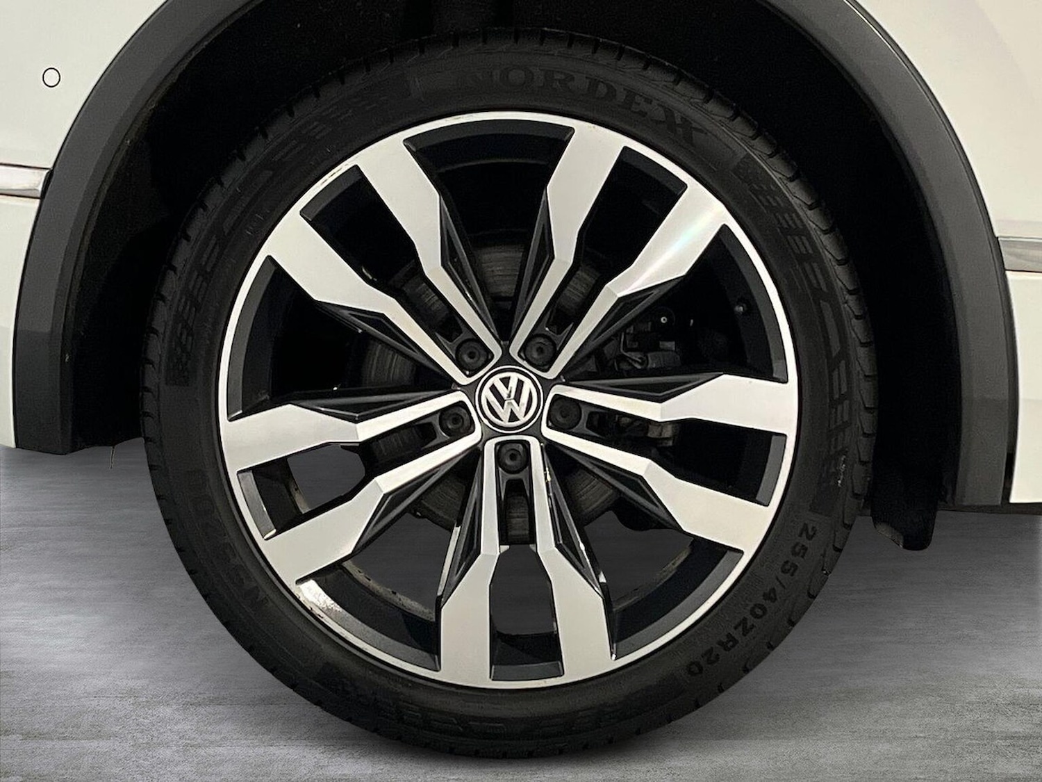 Used Volkswagen Tiguan 2017 for sale - 76725925: Photo 6