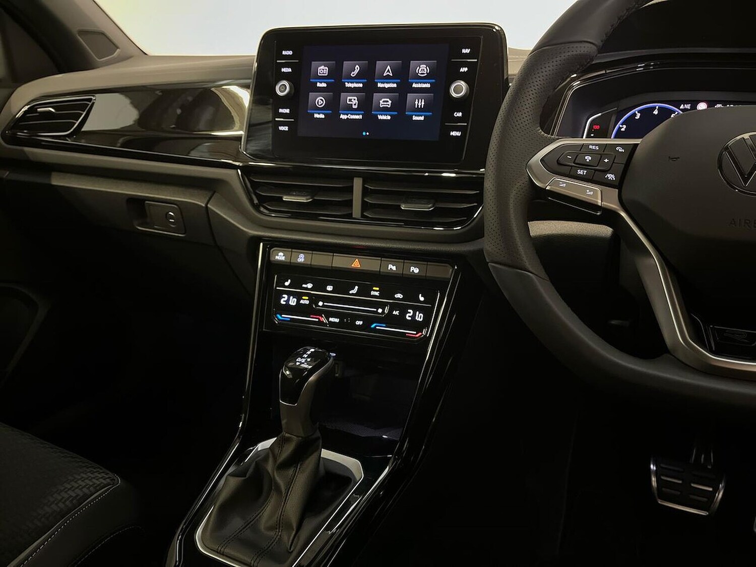 Used Volkswagen T-Roc 2025 for sale - 76288591: Photo 13