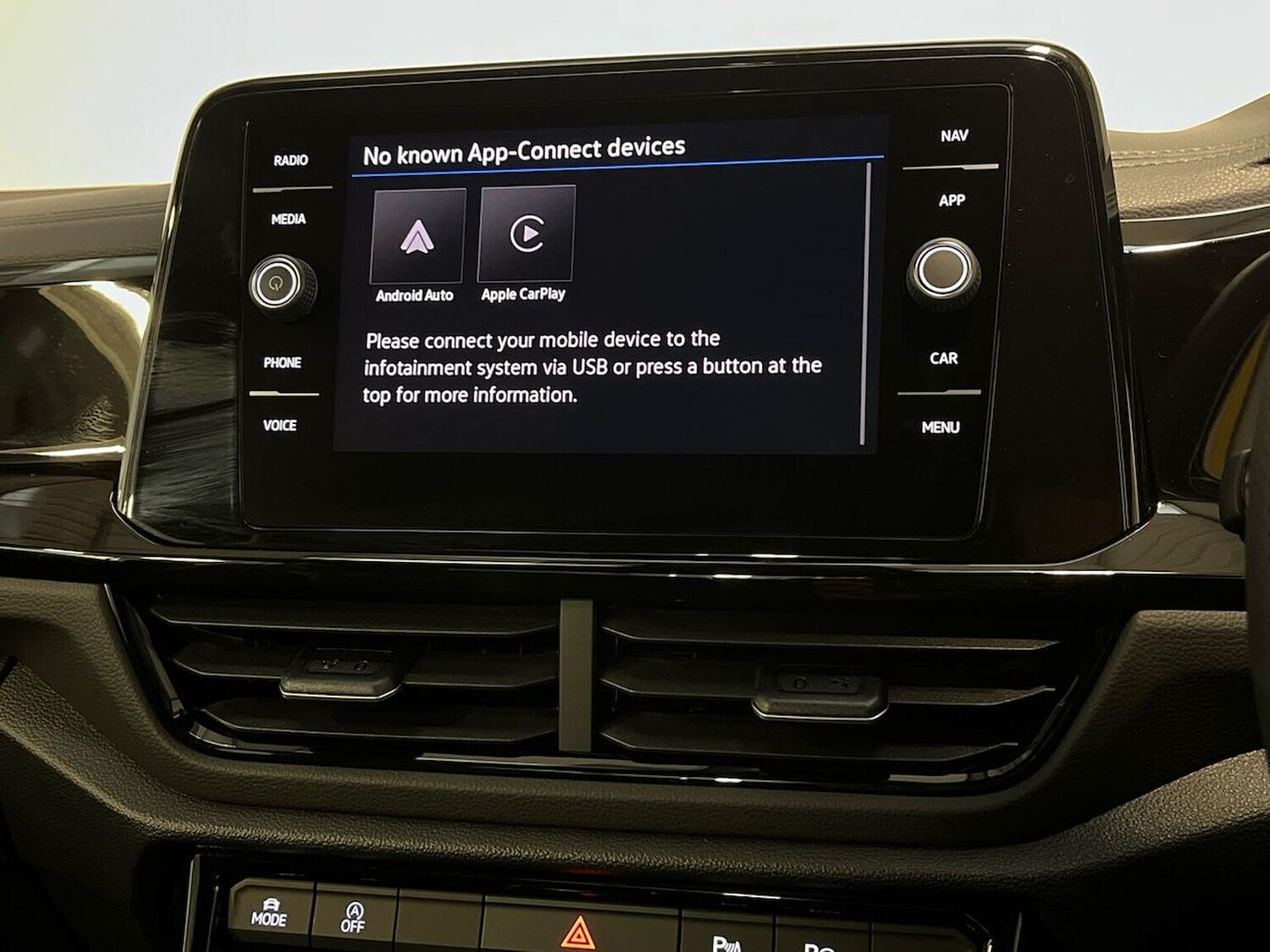 Used Volkswagen T-Roc 2025 for sale - 76288591: Photo 31