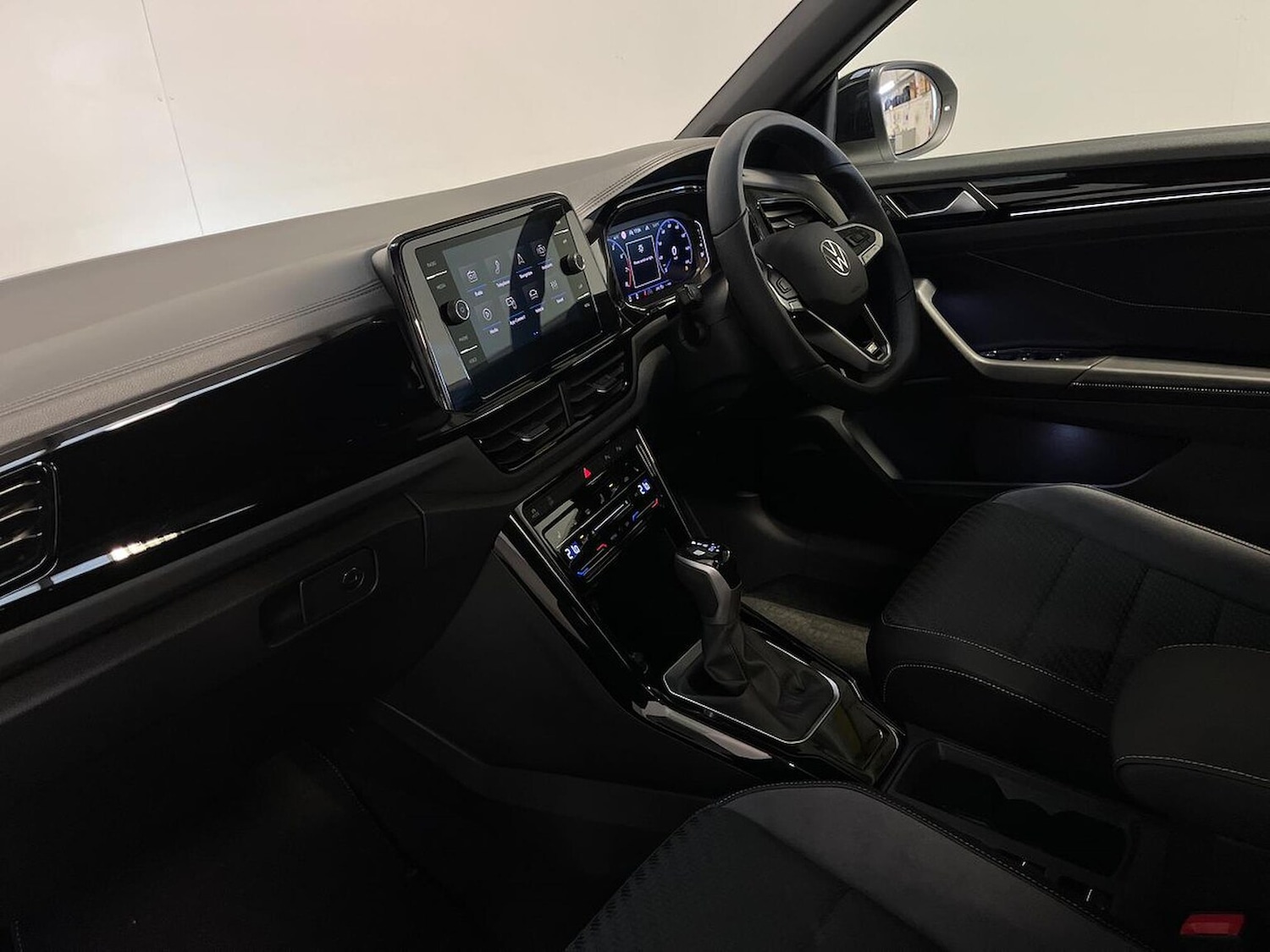Used Volkswagen T-Roc 2025 for sale - 76288591: Photo 7