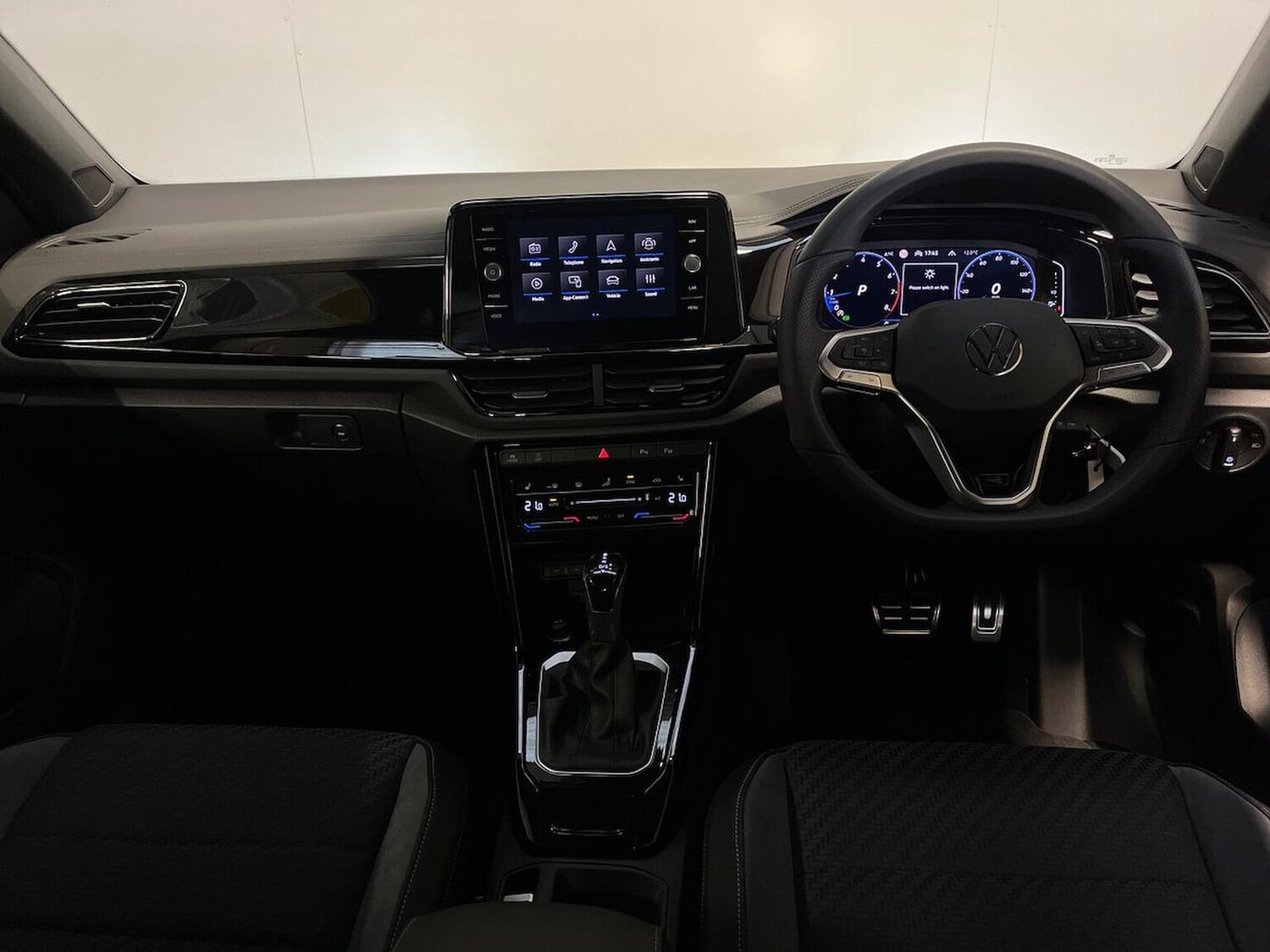 Used Volkswagen T-Roc 2025 for sale - 76288591: Photo 8