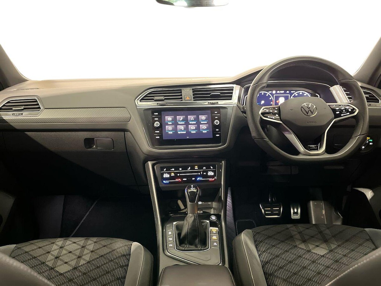 Used Volkswagen Tiguan 2024 for sale - 76809404: Photo 8