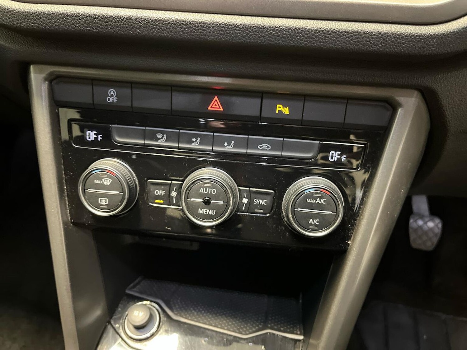 Used Volkswagen T-Roc 2020 for sale - 76518608: Photo 12