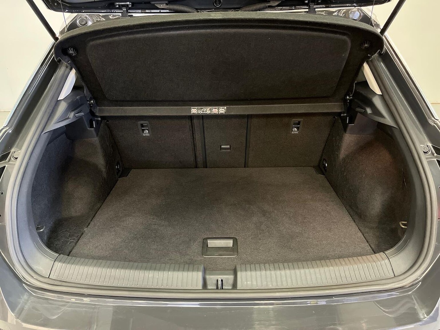 Used Volkswagen T-Roc 2020 for sale - 76518608: Photo 17