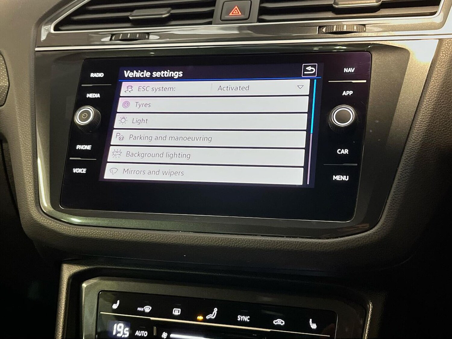 Used Volkswagen Tiguan 2020 for sale - 76300736: Photo 38