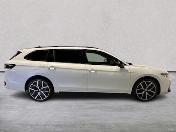 Used Volkswagen Passat 2025 for sale - 75490216: Photo