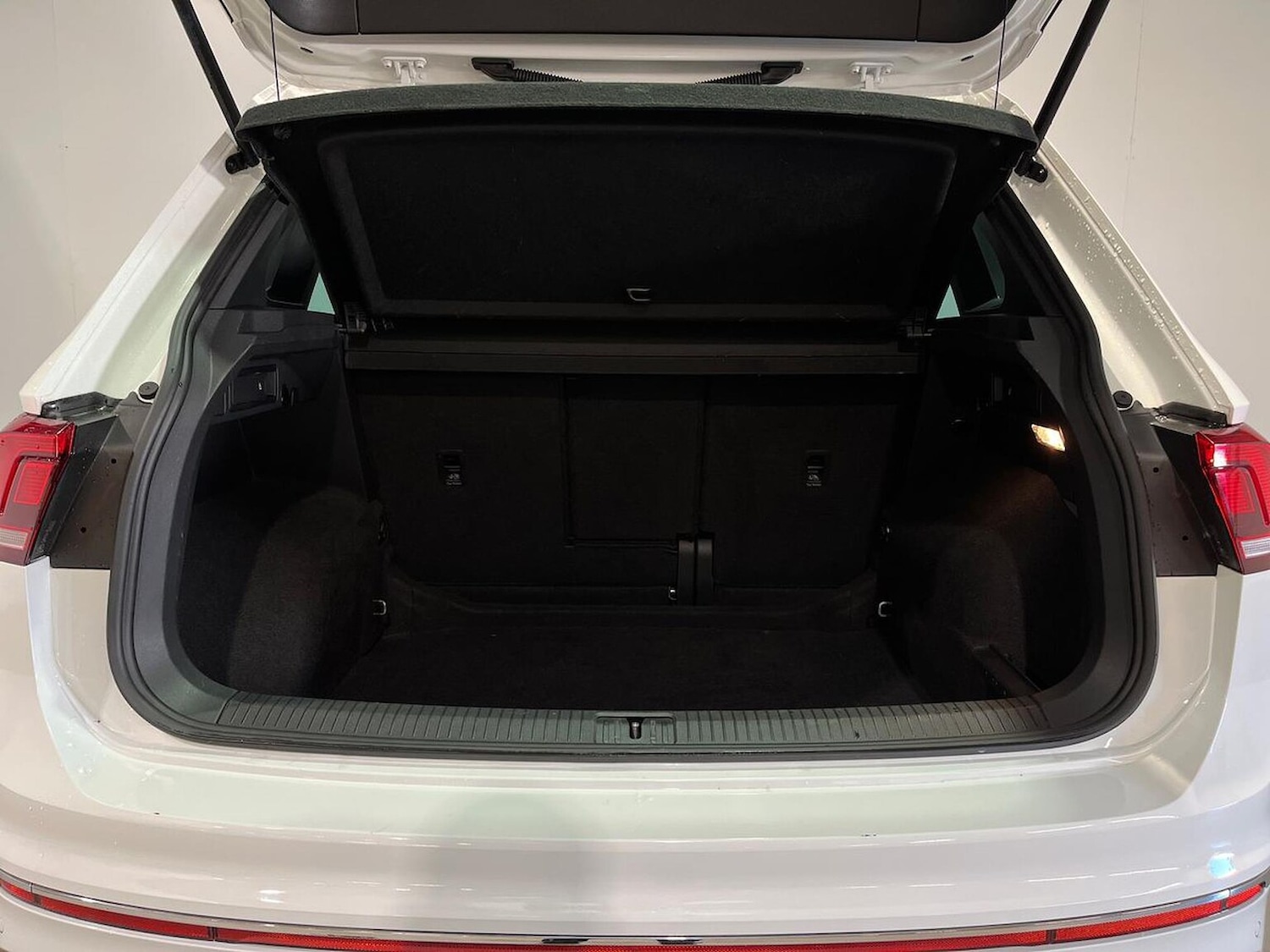 Used Volkswagen Tiguan 2021 for sale - 76791832: Photo 17