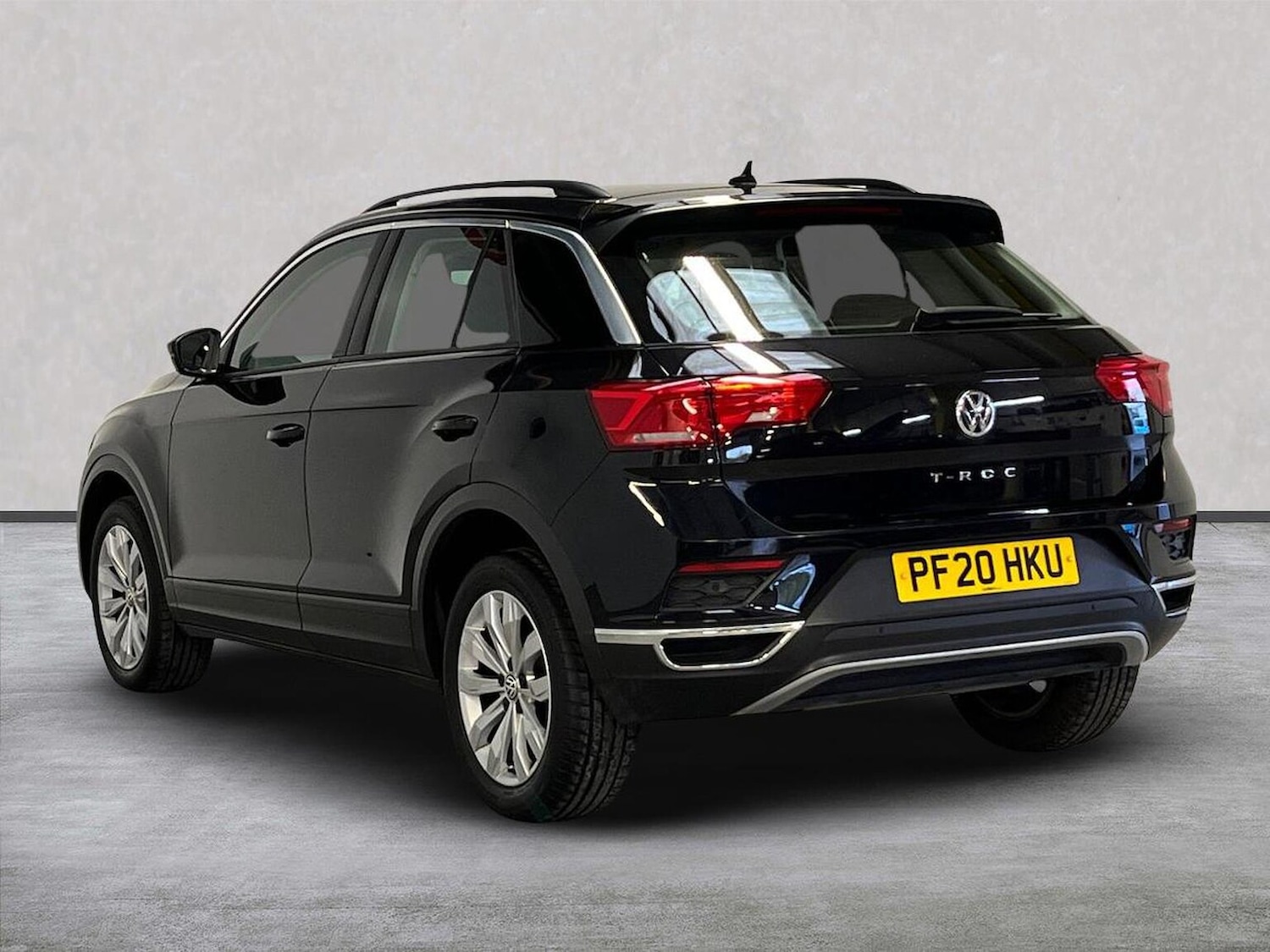 Used Volkswagen T-Roc 2020 for sale - 76157129: Photo 2