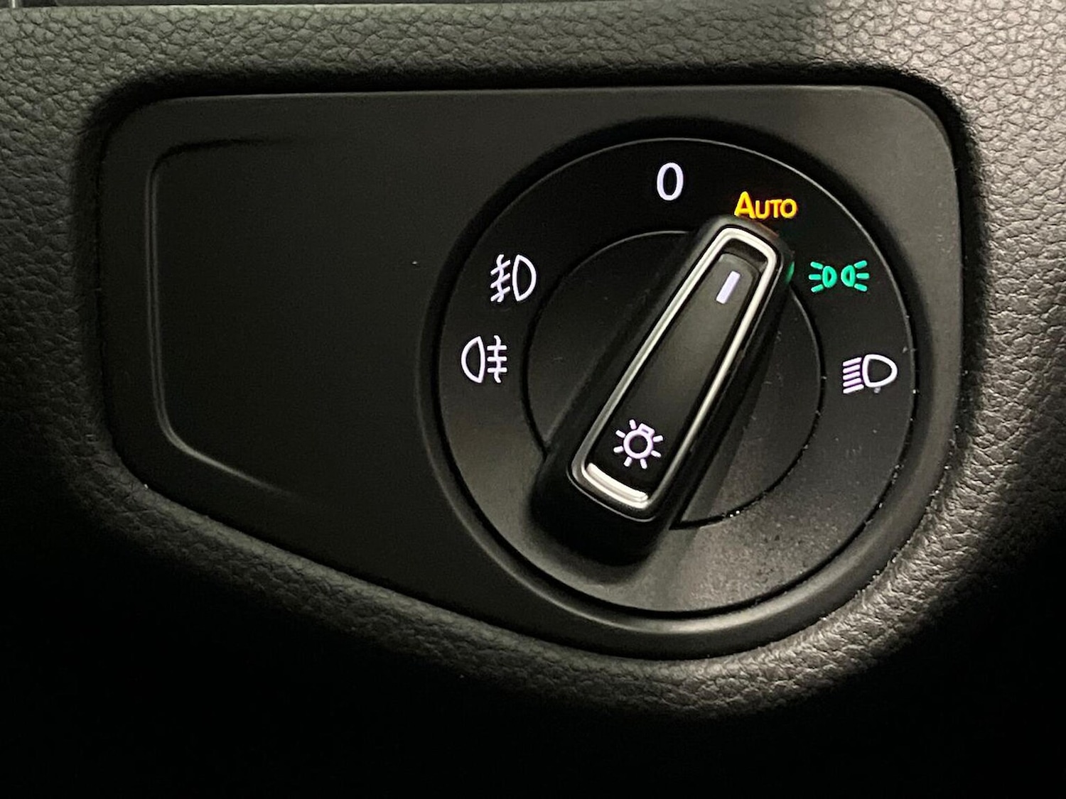 Used Volkswagen Golf 2019 for sale - 78131827: Photo 30