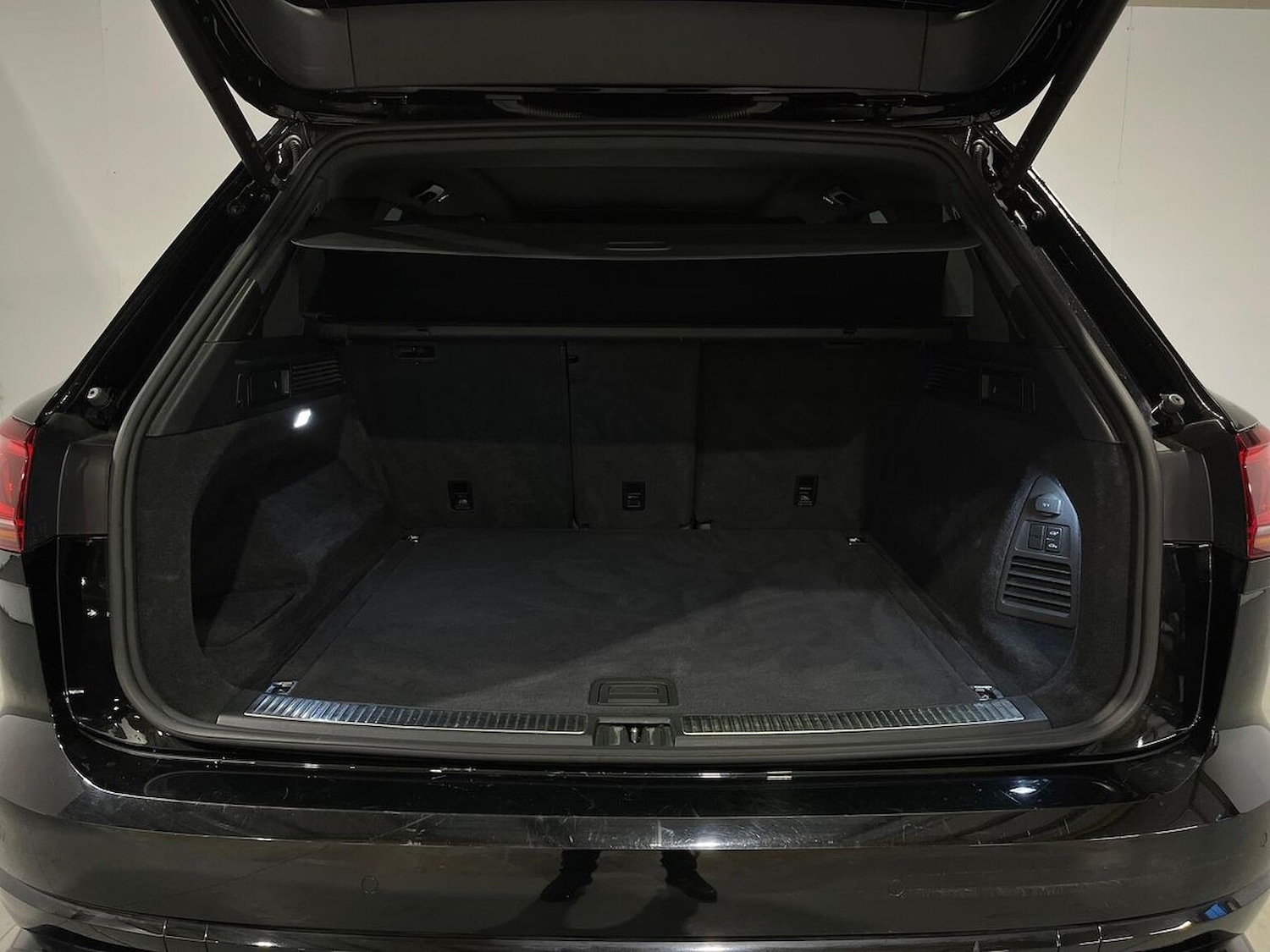 Used Volkswagen Touareg 2022 for sale - 77056894: Photo 19