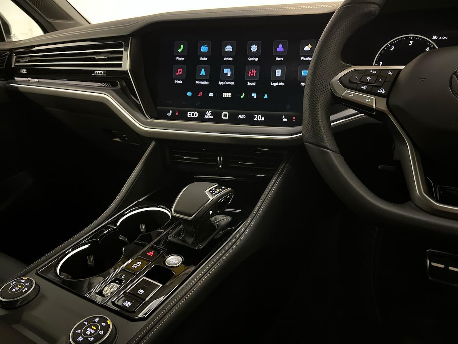 Used Volkswagen Touareg 2025 for sale - 76650150: Photo 13