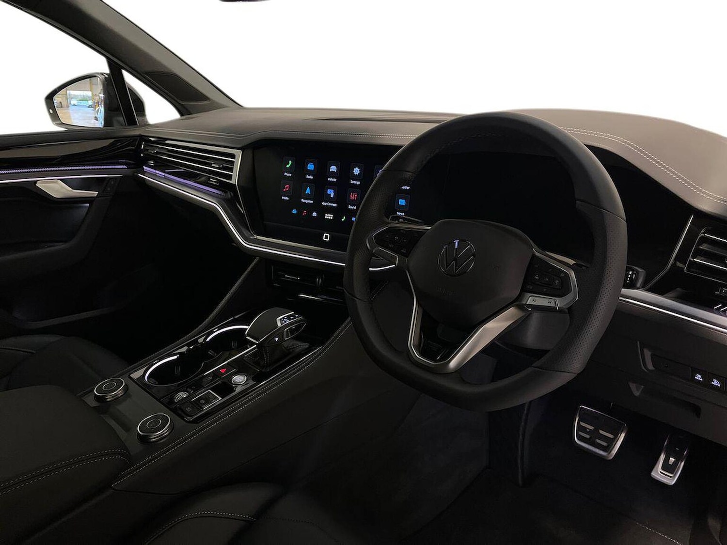 Used Volkswagen Touareg 2025 for sale - 76650150: Photo 15