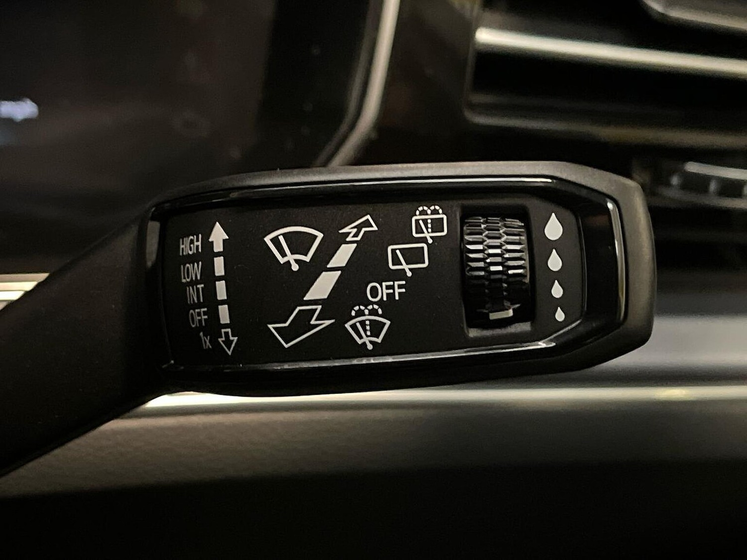 Used Volkswagen Touareg 2025 for sale - 76650150: Photo 28