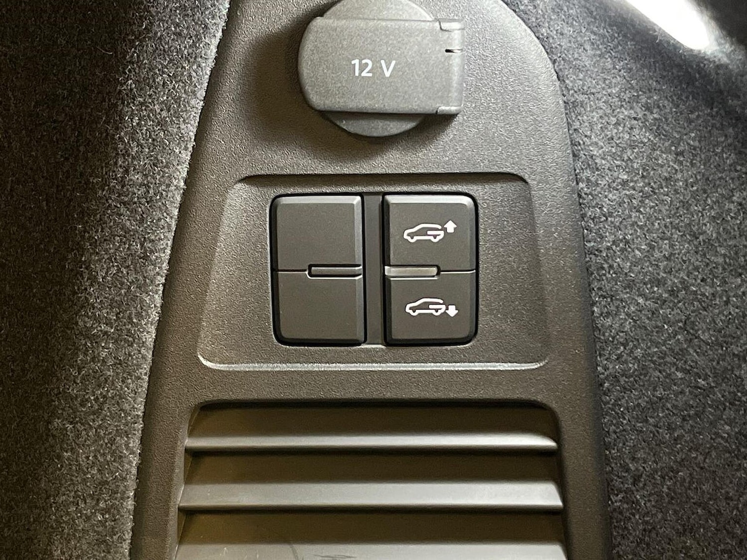 Used Volkswagen Touareg 2025 for sale - 76650150: Photo 31