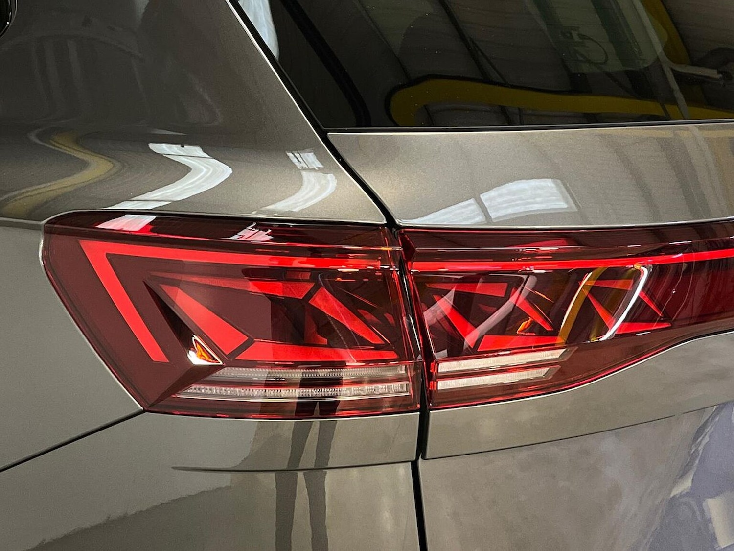 Used Volkswagen Touareg 2025 for sale - 76650150: Photo 36