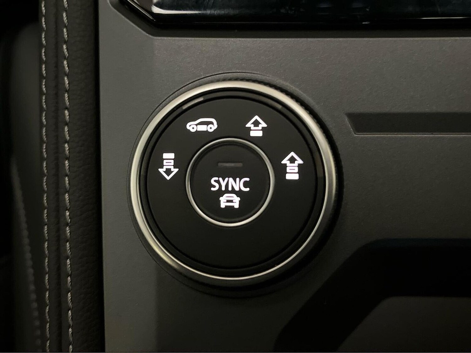 Used Volkswagen Touareg 2025 for sale - 76650150: Photo 39