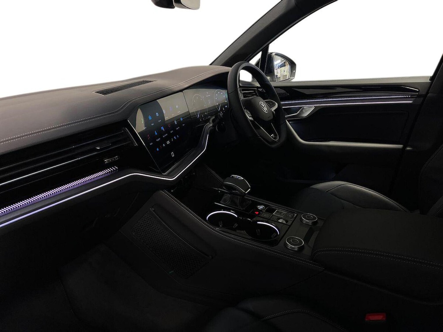 Used Volkswagen Touareg 2025 for sale - 76650150: Photo 7