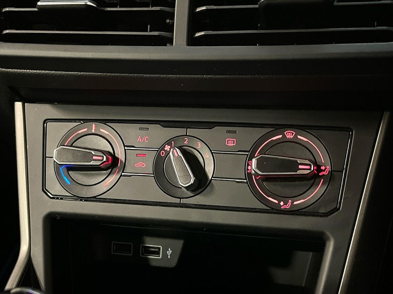 Used Volkswagen Polo 2018 for sale - 76455312: Photo 12