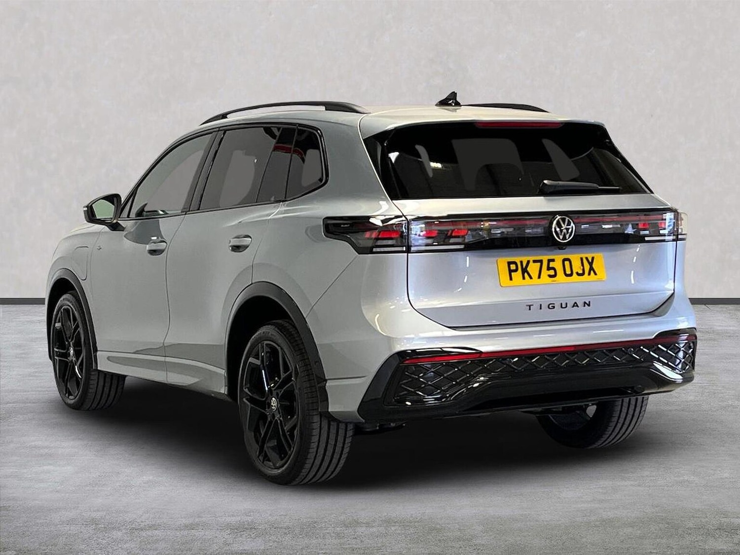 Used Volkswagen Tiguan 2025 for sale - 77530571: Photo 2