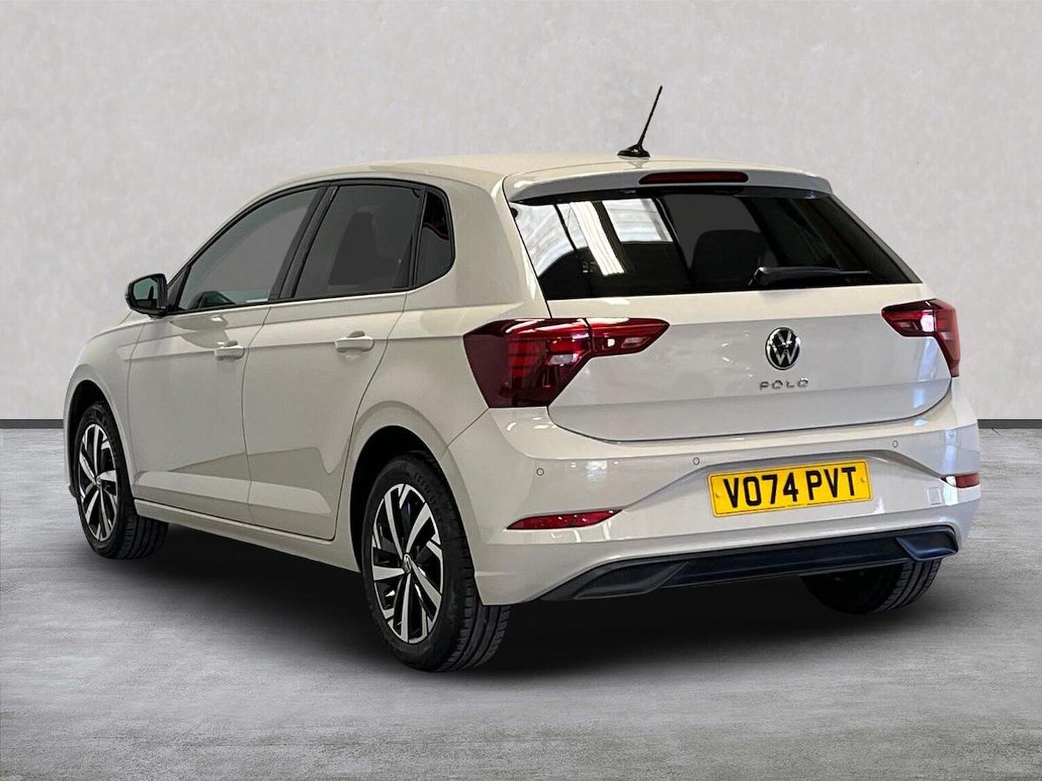 Used Volkswagen Polo 2024 for sale - 76047729: Photo 2
