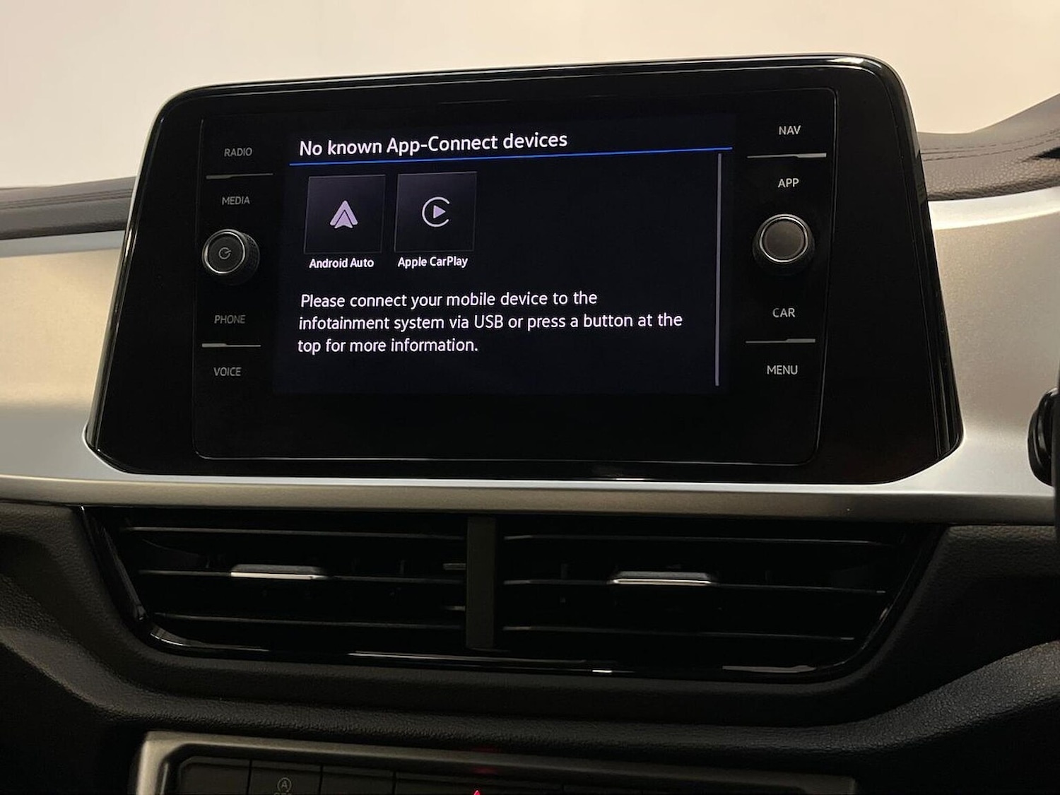 Used Volkswagen T-Roc 2025 for sale - 76504986: Photo 25