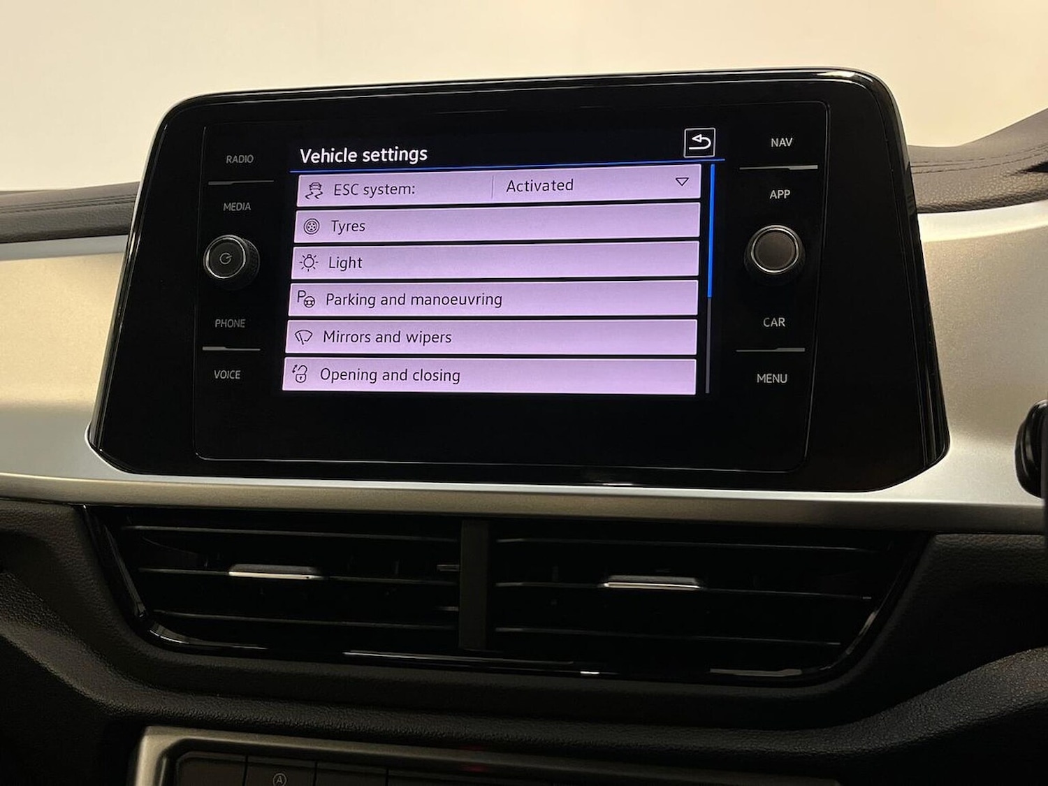 Used Volkswagen T-Roc 2025 for sale - 76504986: Photo 35