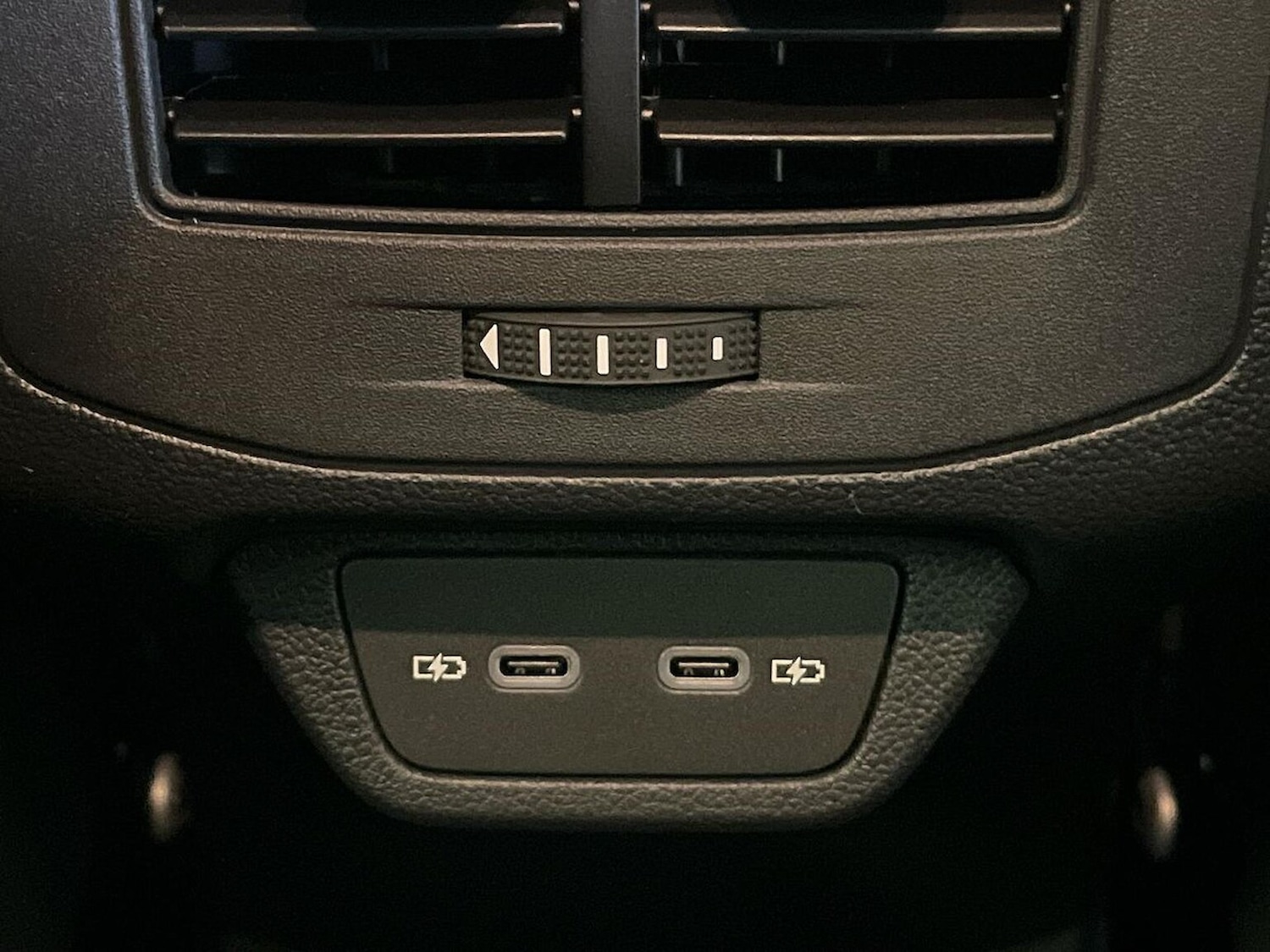 Used Volkswagen T-Roc 2025 for sale - 76504986: Photo 40