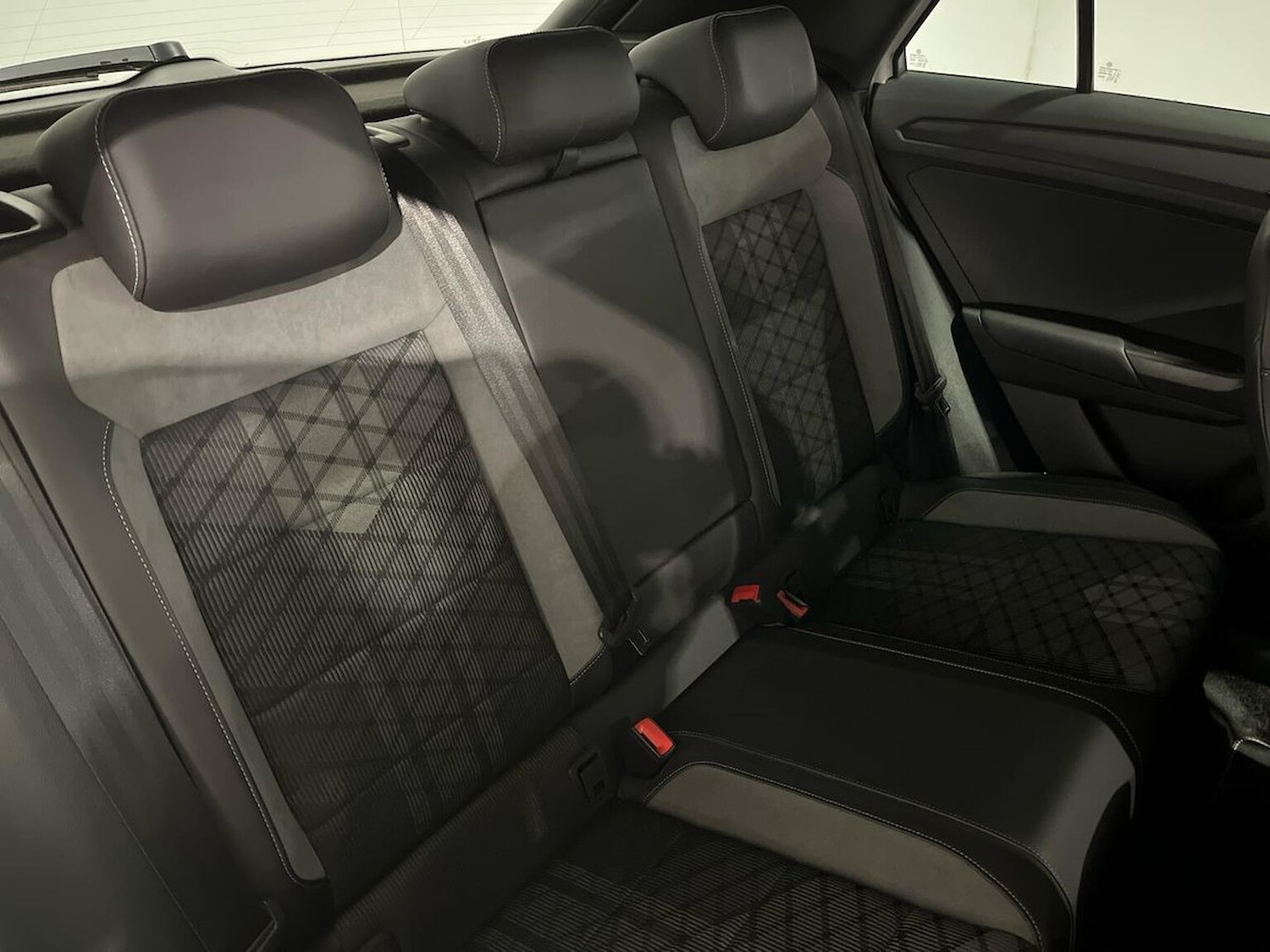 Used Volkswagen T-Roc 2022 for sale - 77715396: Photo 16