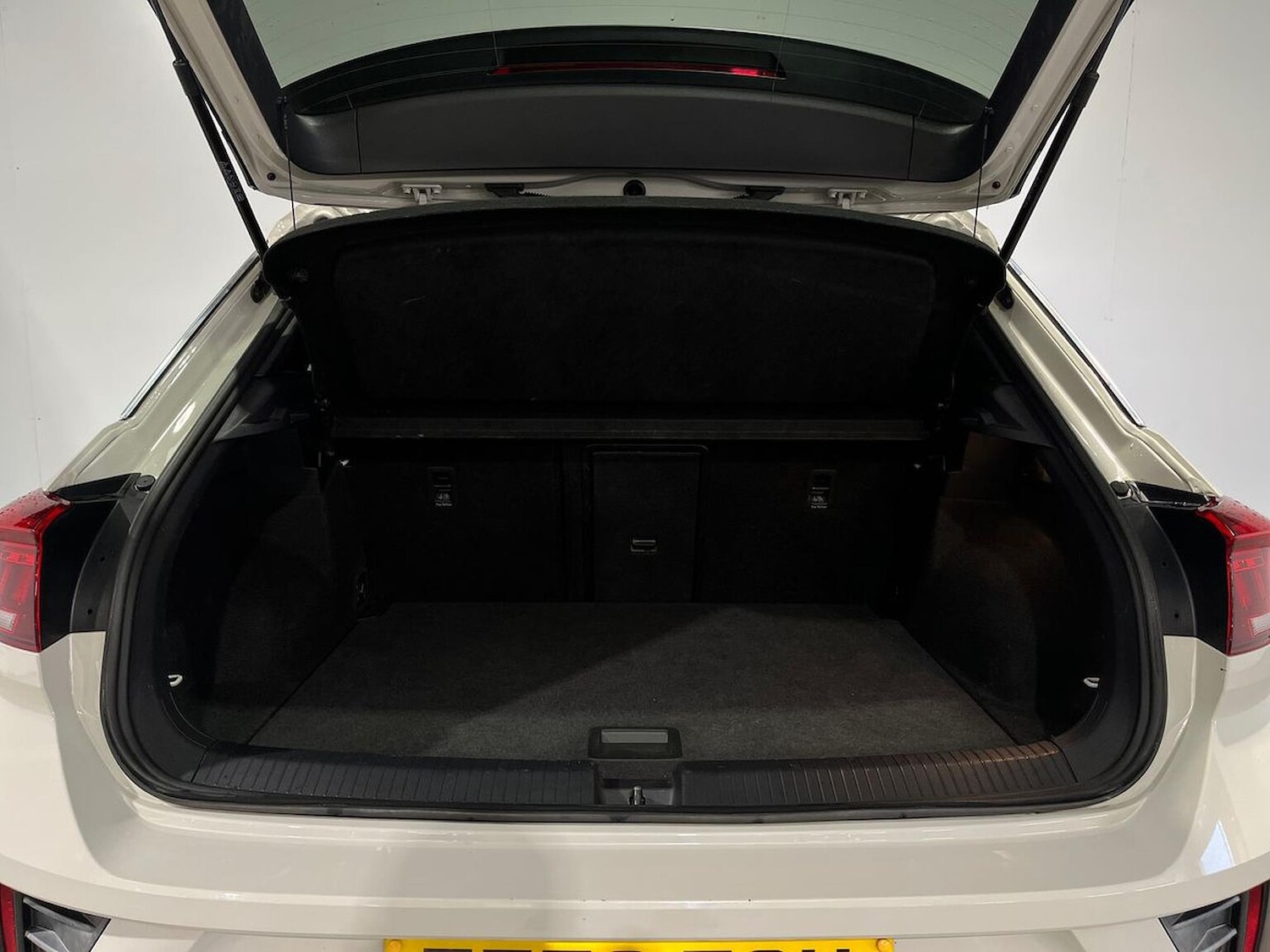 Used Volkswagen T-Roc 2022 for sale - 77715396: Photo 17