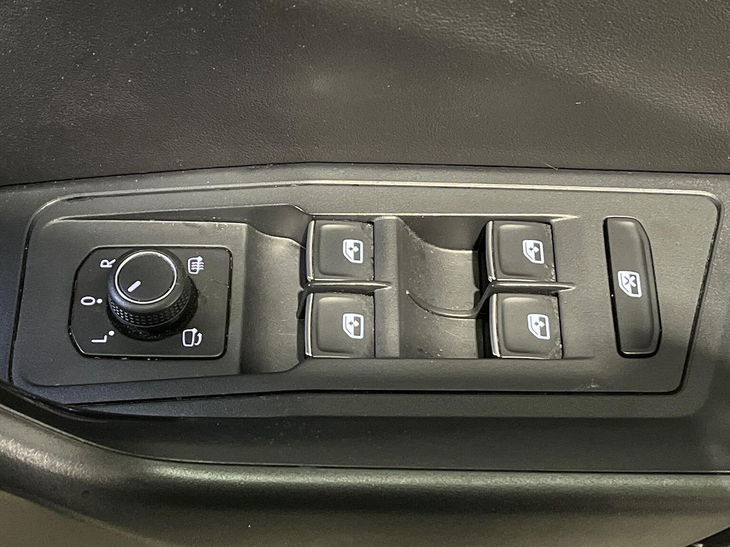 Used Volkswagen T-Roc 2022 for sale - 77715396: Photo 21