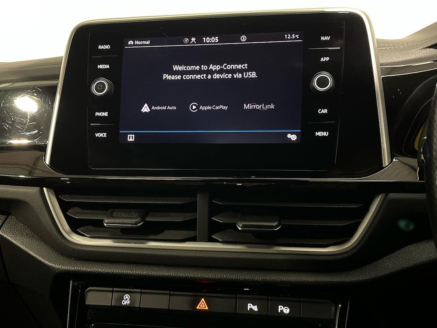 Used Volkswagen T-Roc 2022 for sale - 77715396: Photo 25