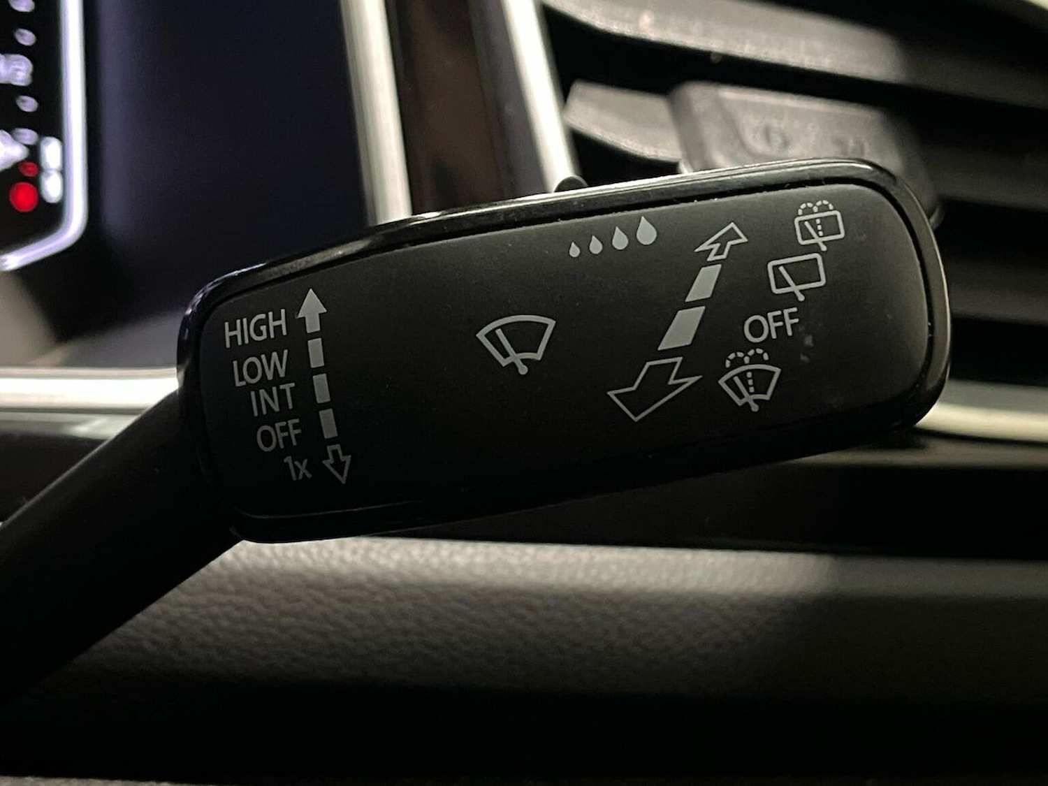 Used Volkswagen T-Roc 2022 for sale - 77715396: Photo 28