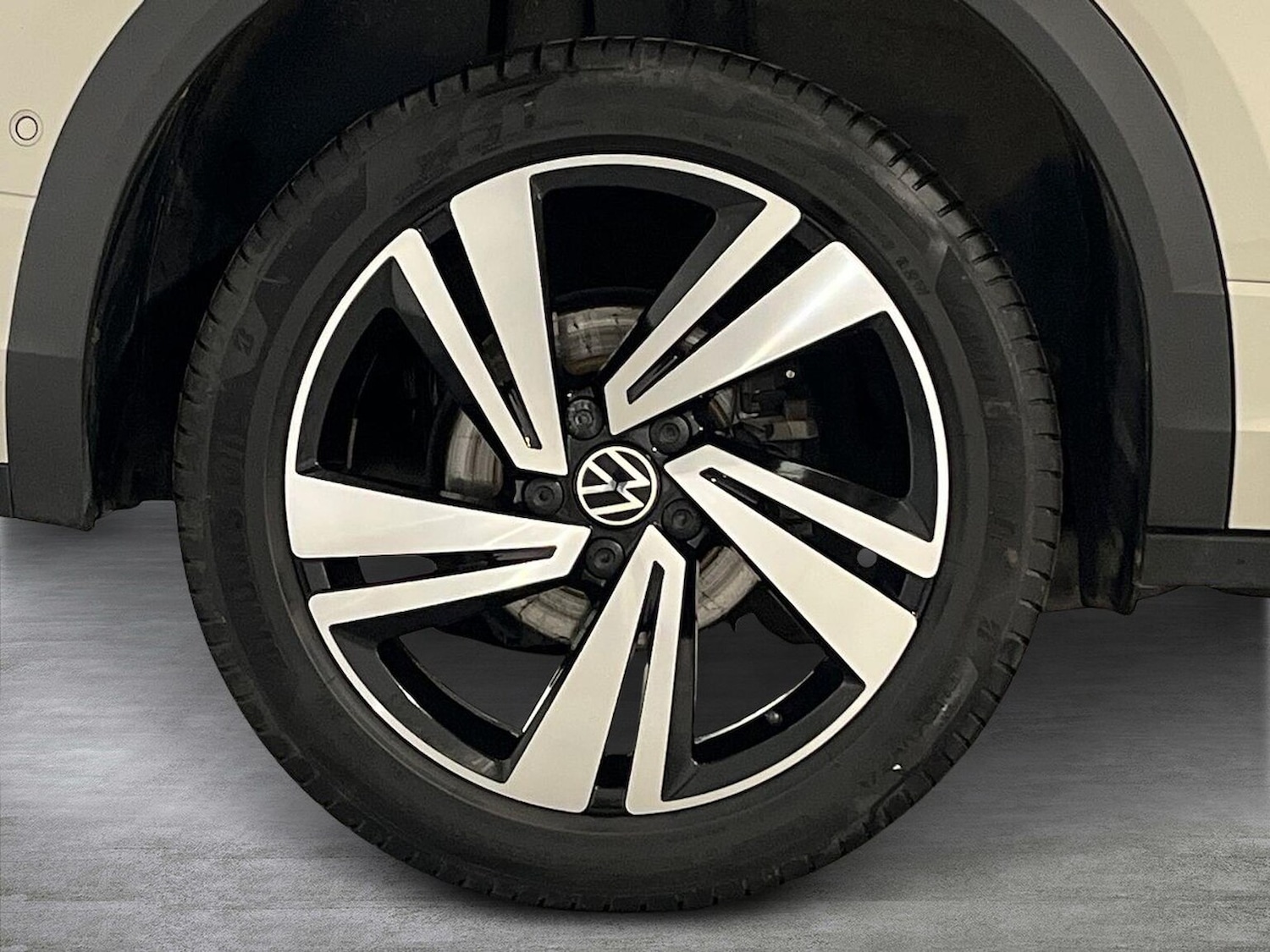 Used Volkswagen T-Roc 2022 for sale - 77715396: Photo 6