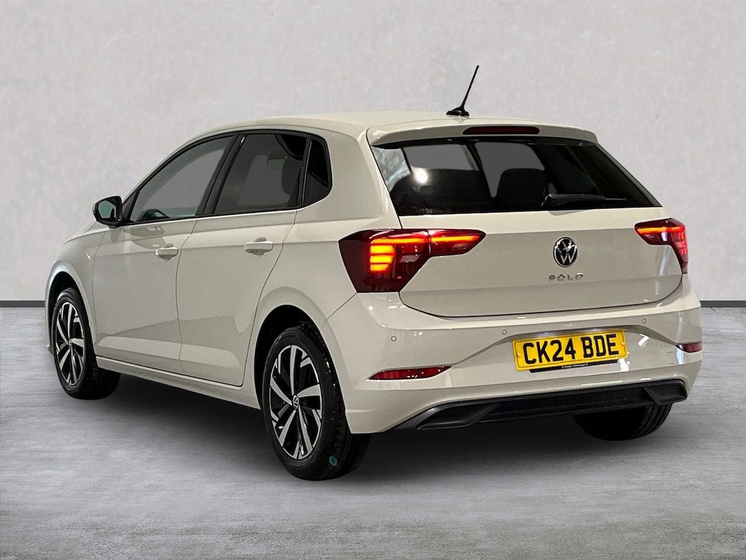 Used Volkswagen Polo 2024 for sale - 78195849: Photo 2