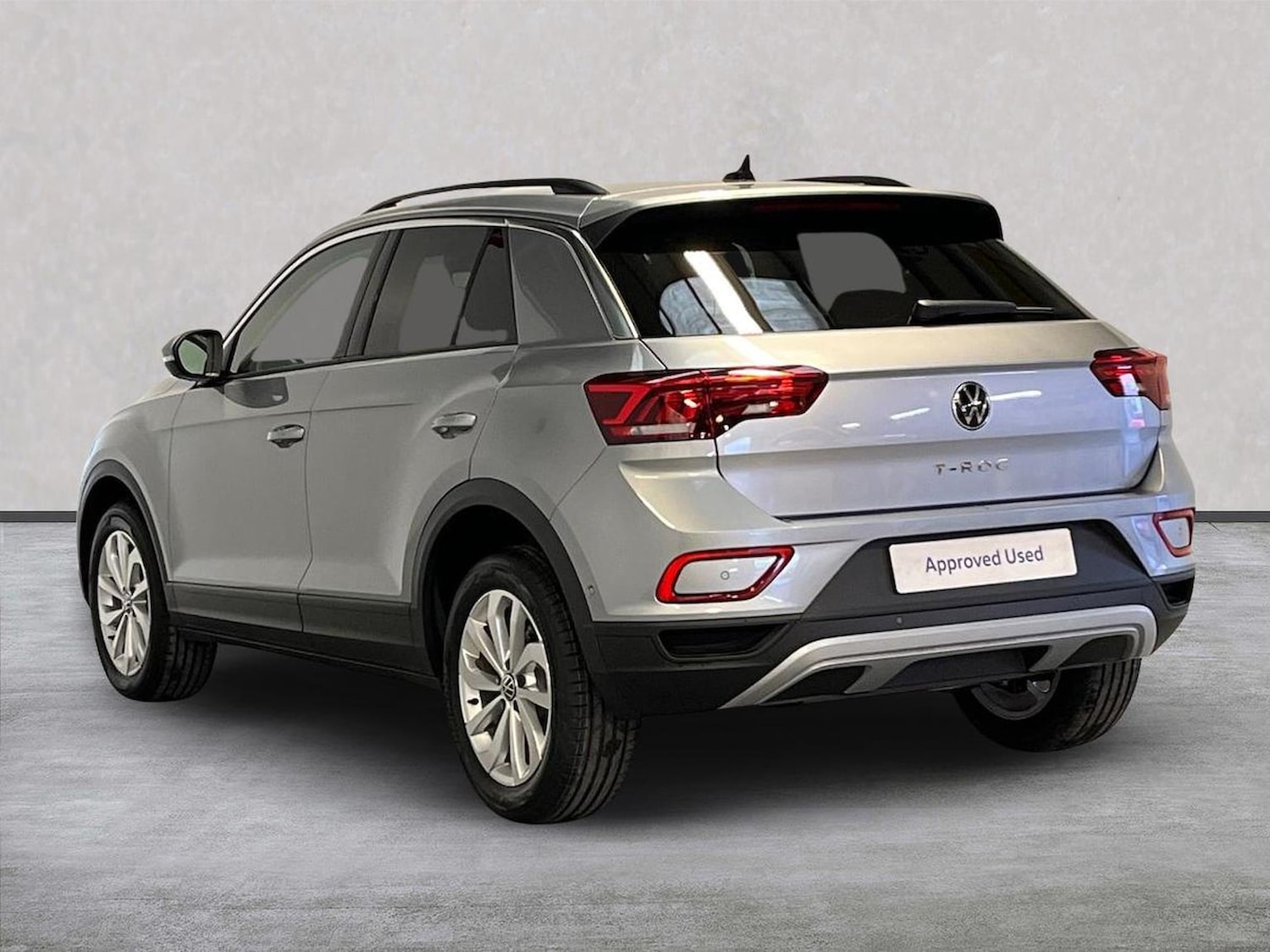 Used Volkswagen T-Roc 2025 for sale - 76492418: Photo 2