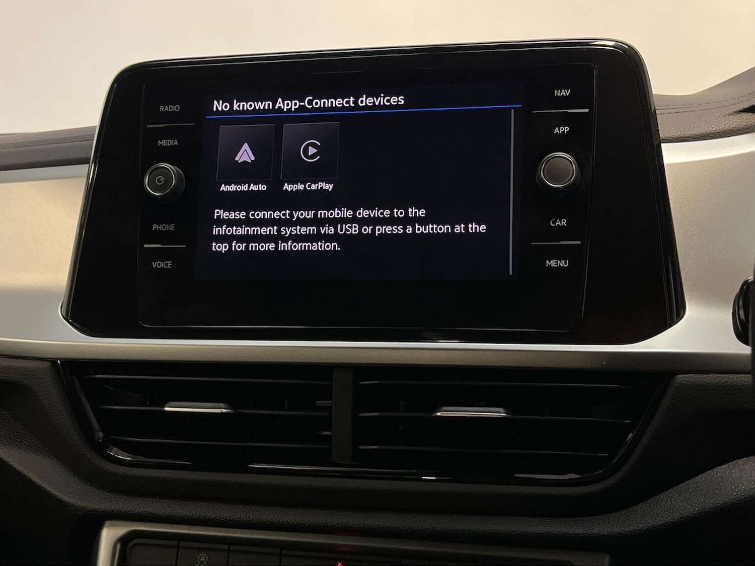 Used Volkswagen T-Roc 2025 for sale - 76492418: Photo 25