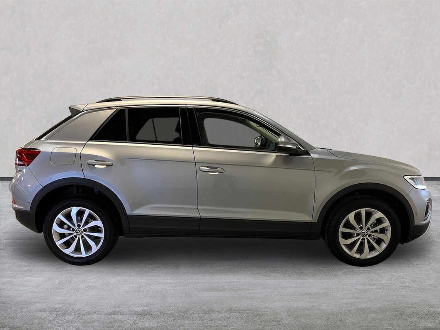 Used Volkswagen T-Roc 2025 for sale - 76492418: Photo 3