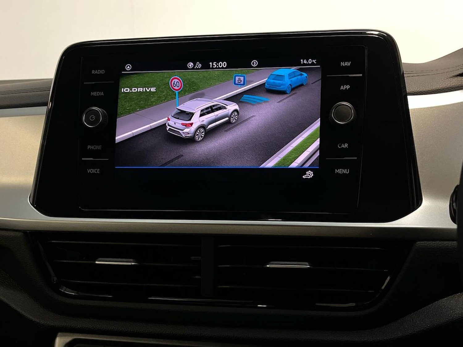 Used Volkswagen T-Roc 2025 for sale - 76492418: Photo 31