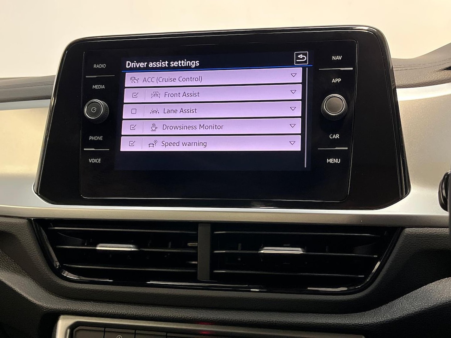 Used Volkswagen T-Roc 2025 for sale - 76492418: Photo 32