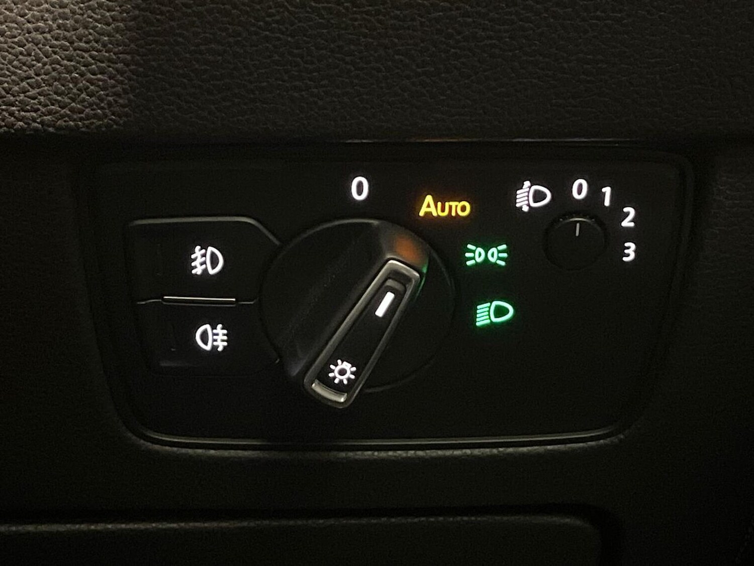 Used Volkswagen Passat 2016 for sale - 77888606: Photo 22