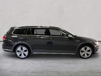 Used Volkswagen Passat 2016 for sale - 77888606: Photo