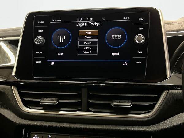 Used Volkswagen T-Roc 2022 for sale - 76232796: Photo 32