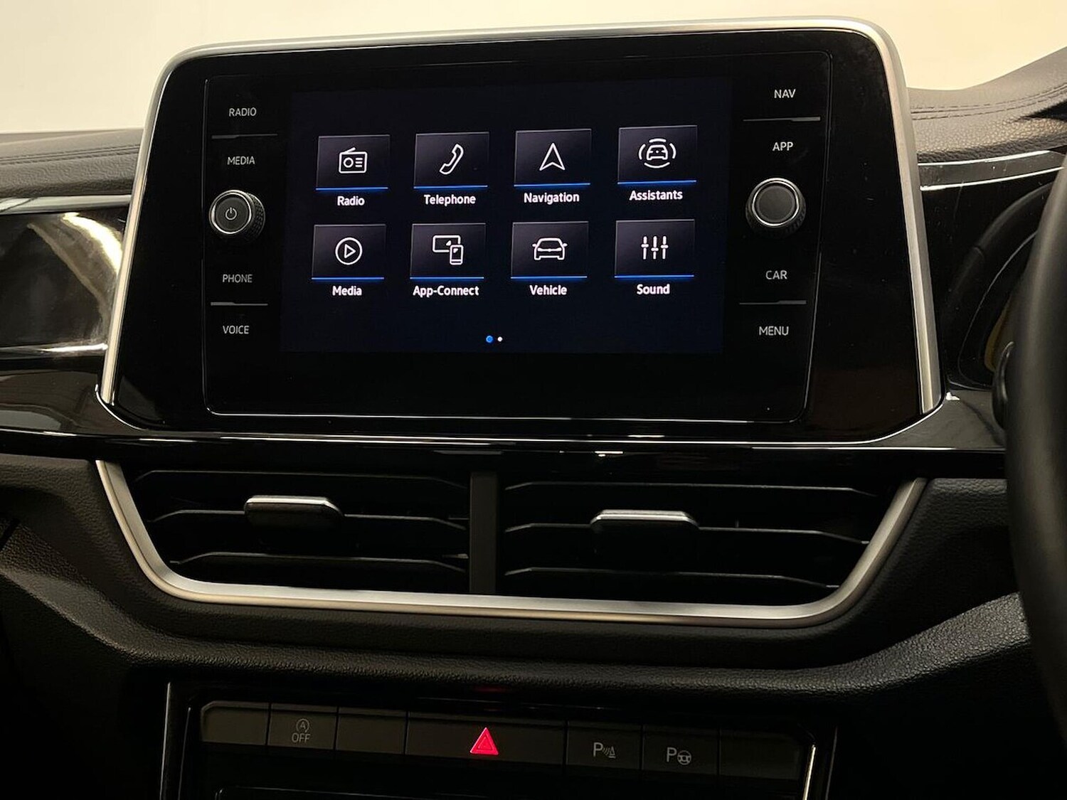 Used Volkswagen T-Roc 2024 for sale - 76134264: Photo 11