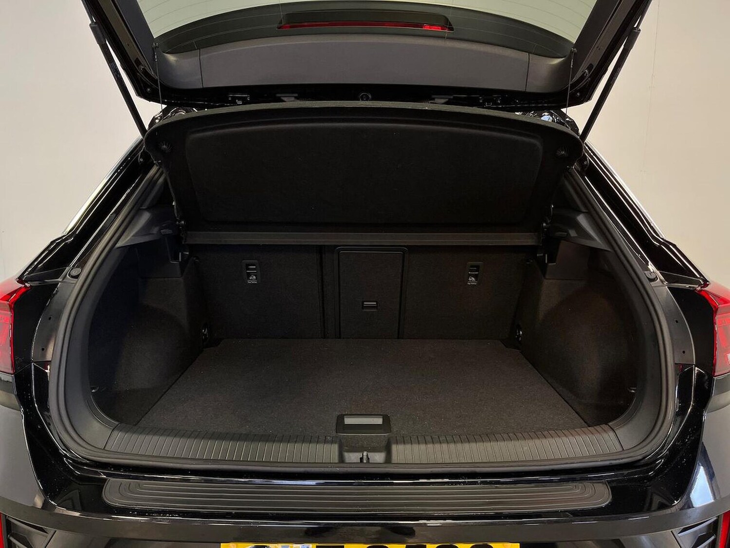 Used Volkswagen T-Roc 2024 for sale - 76134264: Photo 17